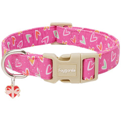 Collar Faygarsle para perros con corazón rosa, ideal para San Valentín y paseos.