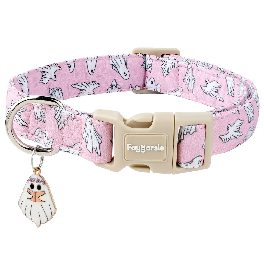 Collar Faygarsle con motivo fantasma rosa y charm, perfecto para paseos festivos.