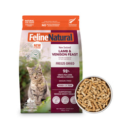 Feline Natural deshidratado por congelación con cordero y ciervo, proteína alta.