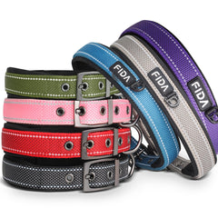 Collar Fida ajustable con reflectante para mayor visibilidad nocturna.