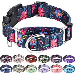 Collar martingale Fidohug con diseño floral azul-rosado; detalle elegante para paseos.