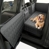 FIRSTWELL cubre asiento trasero con diseño patentado para ajuste seguro y protección duradera.