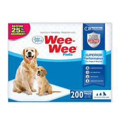 Four Paws Wee-Wee pad con capa resistente al desgarro, ideal para entrenamiento.