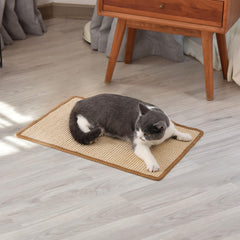 FUKUMARU rascador para gatos protege muebles al dirigir el rascado hacia el sisal.
