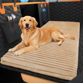 La cama para asiento trasero FurTime con base antideslizante.