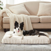 Cama para perro Furtime en crema, lista para interiores con gran confort.