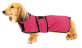 Capa Geyecete para perro salchicha vista frontal, protección contra frío y viento.