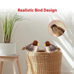 Gigwi detalle de plumas añade realismo para la exploración sensorial.