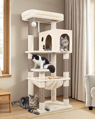 Globlazer torre para gatos con plataforma superior acolchada para descanso cómodo.