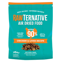 Grandma Mae's RawTernative: bolsa visible de alimento para perro con proteína real.