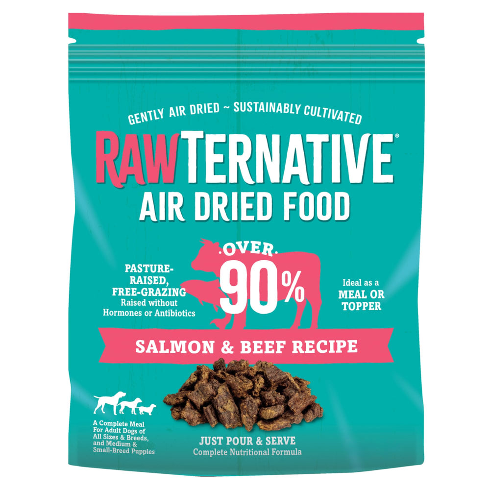 Grandma Mae's RawTernative con salmón y res, textura jugosa para perros exigentes.