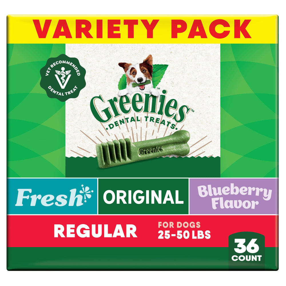 Greenies dentales original para perros adultos masticando y limpiando encías