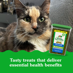 Ingredientes naturales y vitaminas en Greenies para gatos.