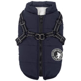 Gyuzh chaqueta para perro con arnés impermeable, ideal para paseos en lluvia.