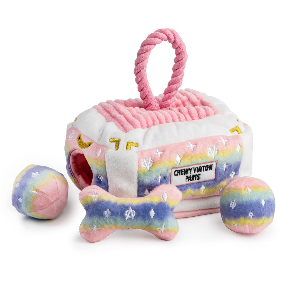 Haute Diggity Dog maleta rosada de peluche con ombré y monograma, ideal para jugar.