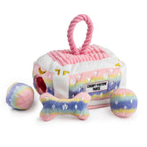 Haute Diggity Dog maleta rosada de peluche con ombré y monograma, ideal para jugar.