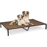 Cama Heeyoo elevada con malla resistente para mayor ventilación.