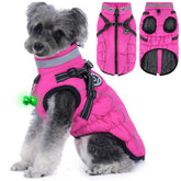 Chaqueta impermeable HezzLuv con arnés integrado para días de lluvia y frío.