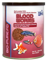 Hikari Bio-Pure gusanos de sangre deshidratados en envase, presentación conveniente para alimentación precisa.