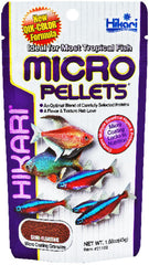 Hikari Tropical Micro Pellets granulos multicolores atraen a los peces.