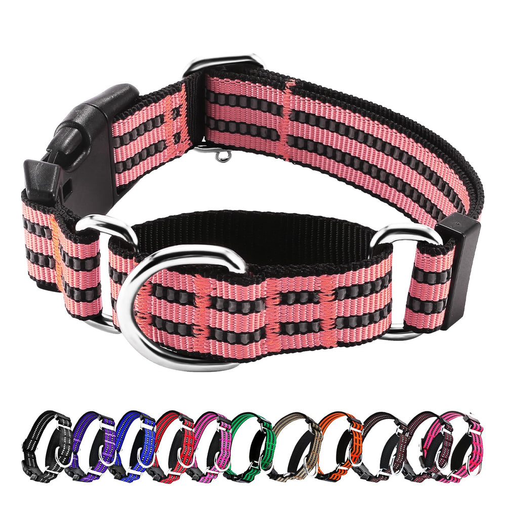 Hikiko collar martingale reflejante rosa cereza, ideal para paseos nocturnos seguros.