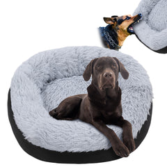 Cama HOMBYS indestructible con superficie de peluche suave para perros.