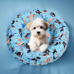 Hoopttay tapa con diseño de patitas azul, aporta estilo y comodidad para la mascota.