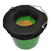 Horse Spa Water-n-Hole: borde de cubeta 5 galones, diseño a prueba de salpicaduras.