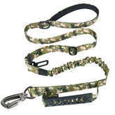 Correa Hotsky en camuflaje militar para paseos diarios