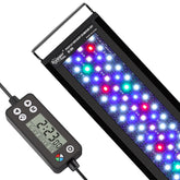 Luz Hygger frente al acuario con iluminación de espectro completo para plantas.