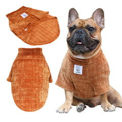 Cuello alto de diseño en la sudadera para perro, protección contra el frío.