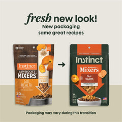 Instinct Raw Boost Mezcladores Salud intestinal: vista de mano mostrando la bolsa para uso diario.