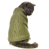 Jnancun suéter para gato estirable en oliva verde, abriga sin restringir movimientos.