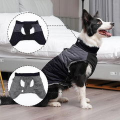 JoyDaog abrigo para perro con tiras reflectantes visibles por la noche.