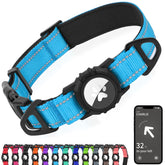 Collar Joytale con AirTag azul cielo, visible durante paseos nocturnos