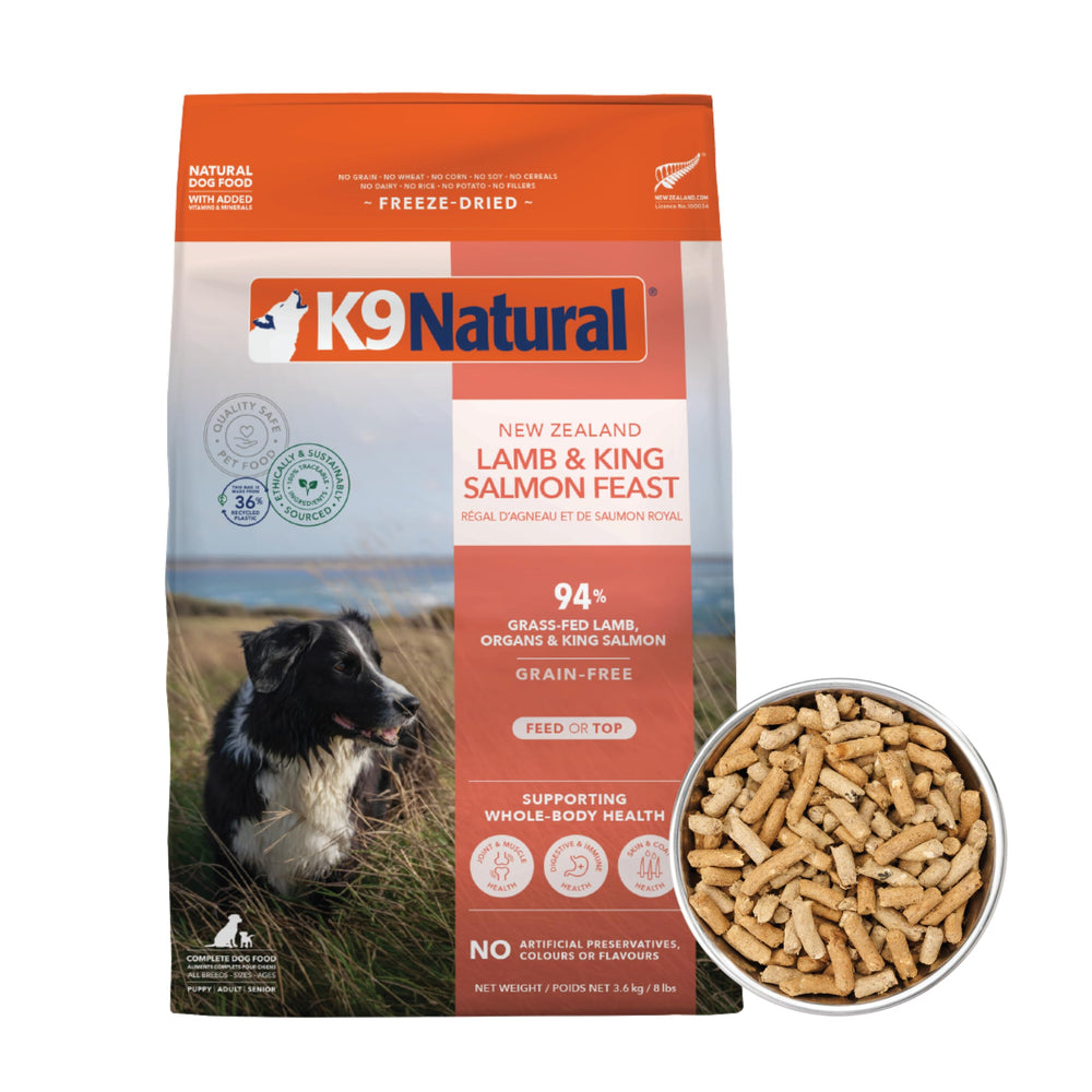K9 Natural Fiesta de cordero y salmón liofilizada en envase de 8 libras.