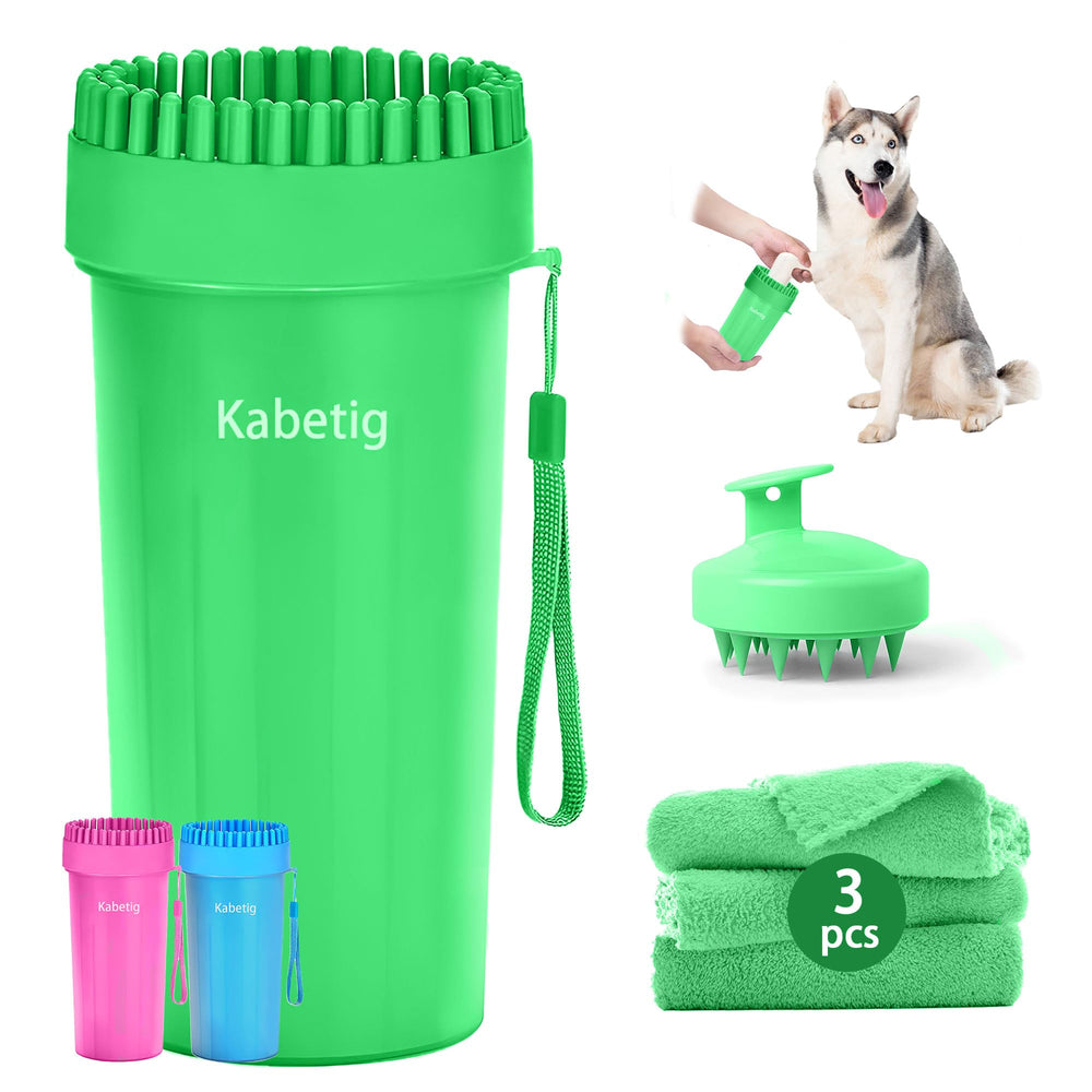 Kabetig limpiador de patas 5-en-1 grande verde limpiando una pata.