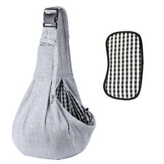 Bandolera Kanemc para perro pequeño con fondo rígido ofrece soporte estable en paseos urbanos.