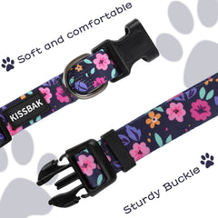 Collar KISSBAK floral rosa claro, perfecto para sesiones de fotos al aire libre.