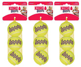 KONG Squeakair bola-tenis primer plano con textura no abrasiva protege dientes