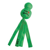 KONG Wet Wubba flotando en agua, ideal para juegos de lanzamiento y recuperación