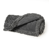 Manta impermeable Kritter Planet para perros protege el sofá de salpicaduras.