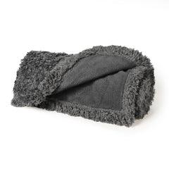 Manta impermeable Kritter Planet para perros protege el sofá de salpicaduras.
