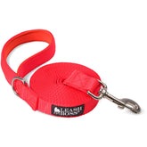 Leash Boss con asa de neopreno acolchada para mayor comodidad al caminar.