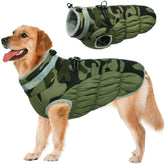 Abrigo para perro con arnés integrado de LeLePet, cómodo y cálido para paseos invernales