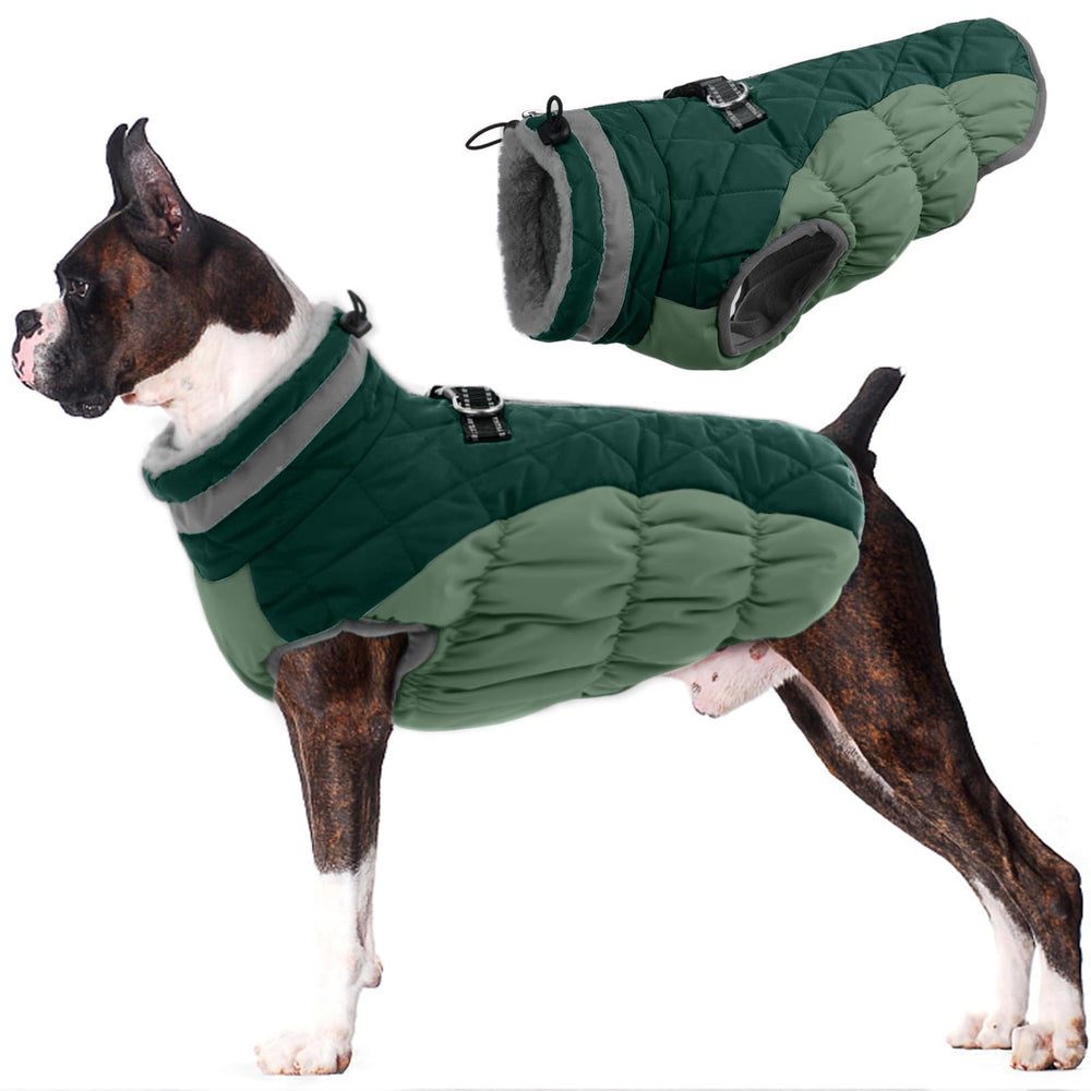 Abrigo LeLePet para perro grande en verde azulado, vista de espalda; ofrece calidez y protección contra el viento.