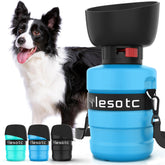La botella Lesotc de agua para perros con cuenco plegable en uso durante un paseo.