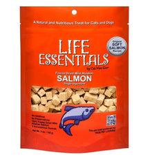 LIFE ESSENTIALS BY CAT-MAN-DOO salmón crujiente en cubos para mascotas, snack natural.