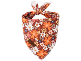 Bandana Lionet Paws para perro con motivo floral Oxalis, ideal para paseos.