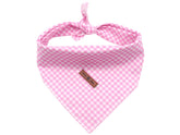 Bandana para perro Lionet Paws rosa con cuadros, ideal para look diario.